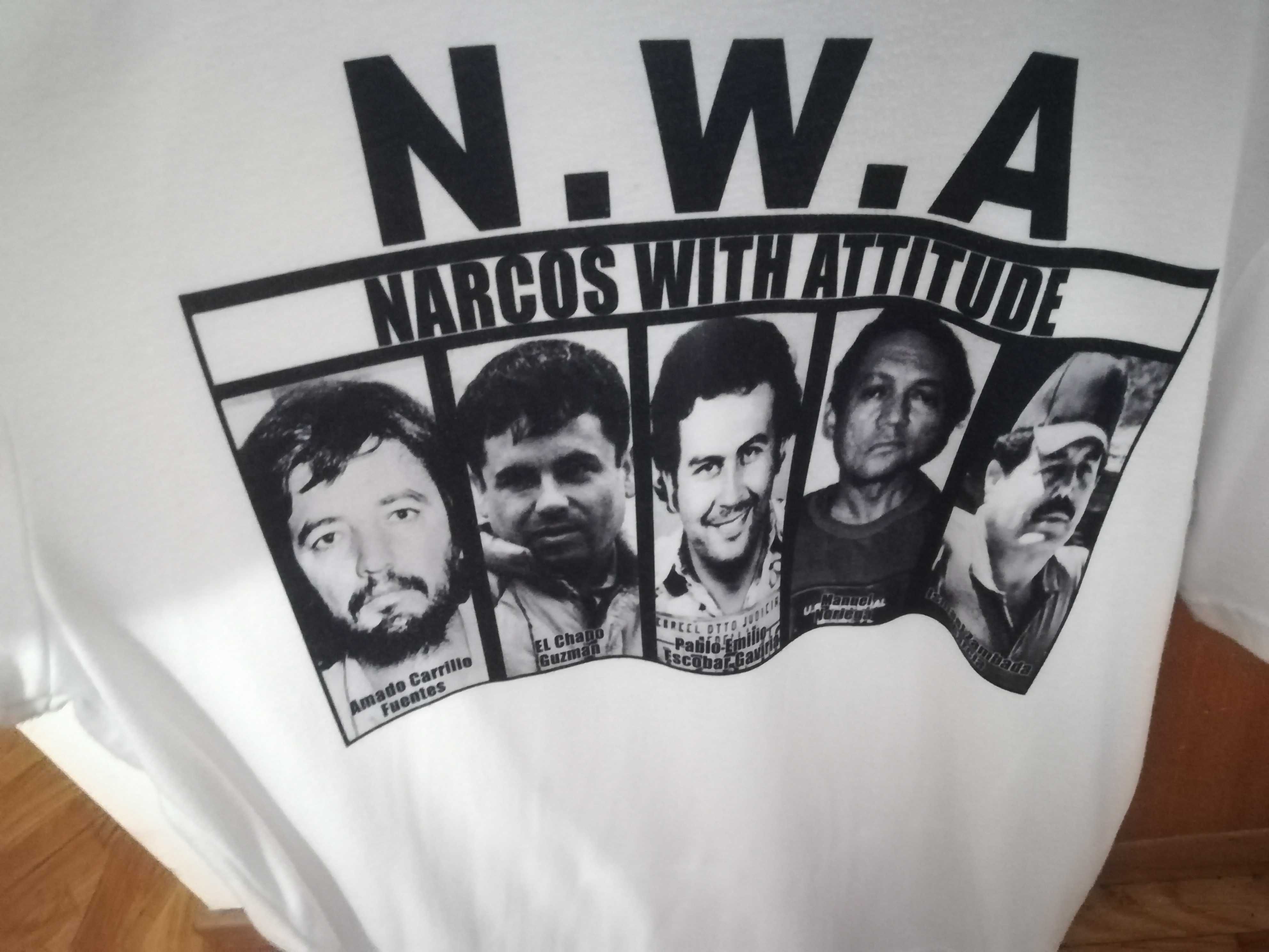 T-shirt NWA como nova