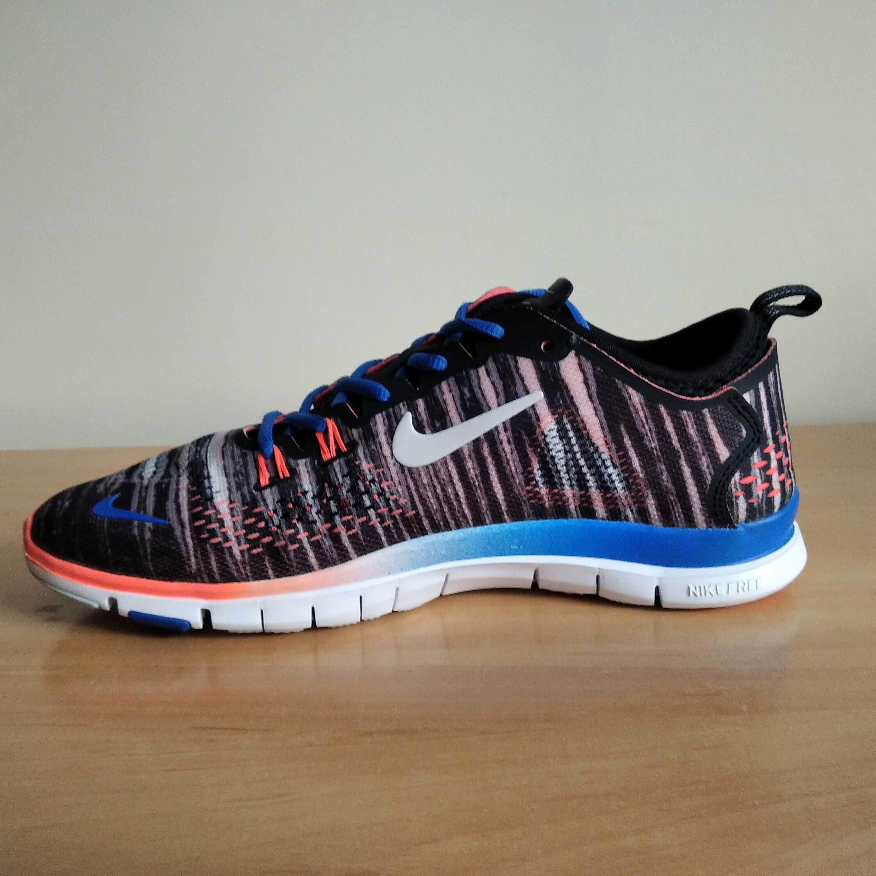 Buty biegowe NIKE FREE TR FIT 4 5.0 roz.eu-39