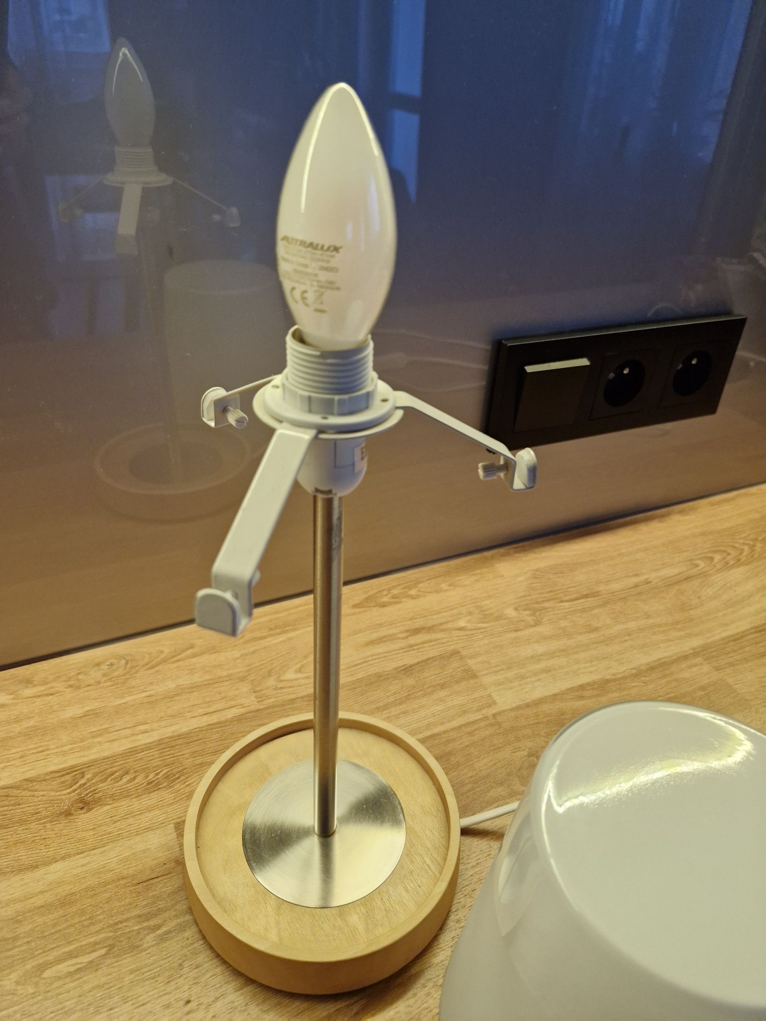 Stojąca lampa Ikea