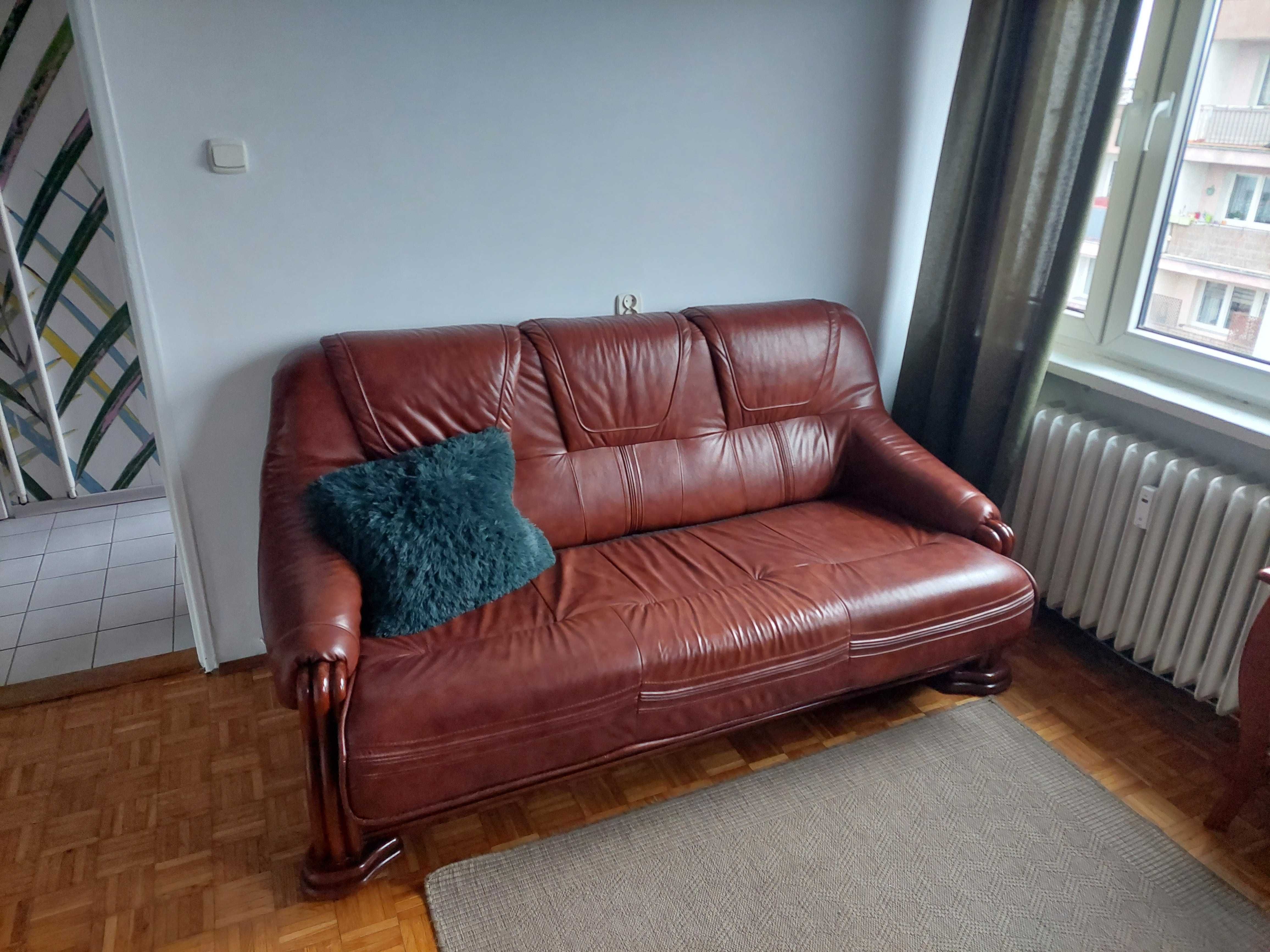 Kawalerka w centrum na zamkniętym osiedlu - pokój + sypialnia
