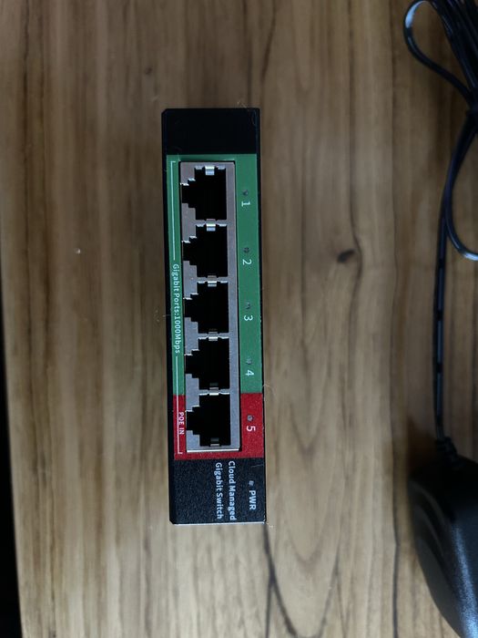 Switch Gigabit 5 portas (standalone ou cloud managed)