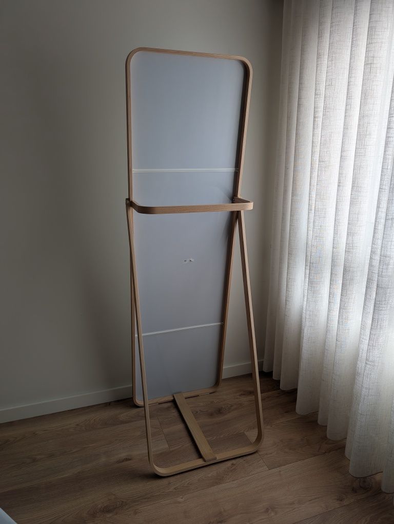 Espelho de pé Ikornnes Ikea