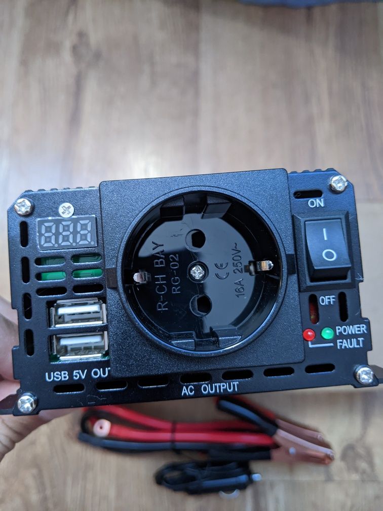 Продаю інвертор Foval 2200