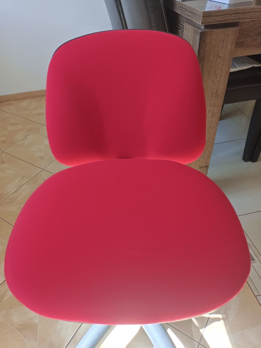 Krzesło biurowe/ do biurka dziecięce czerwone wys.. 73cm
