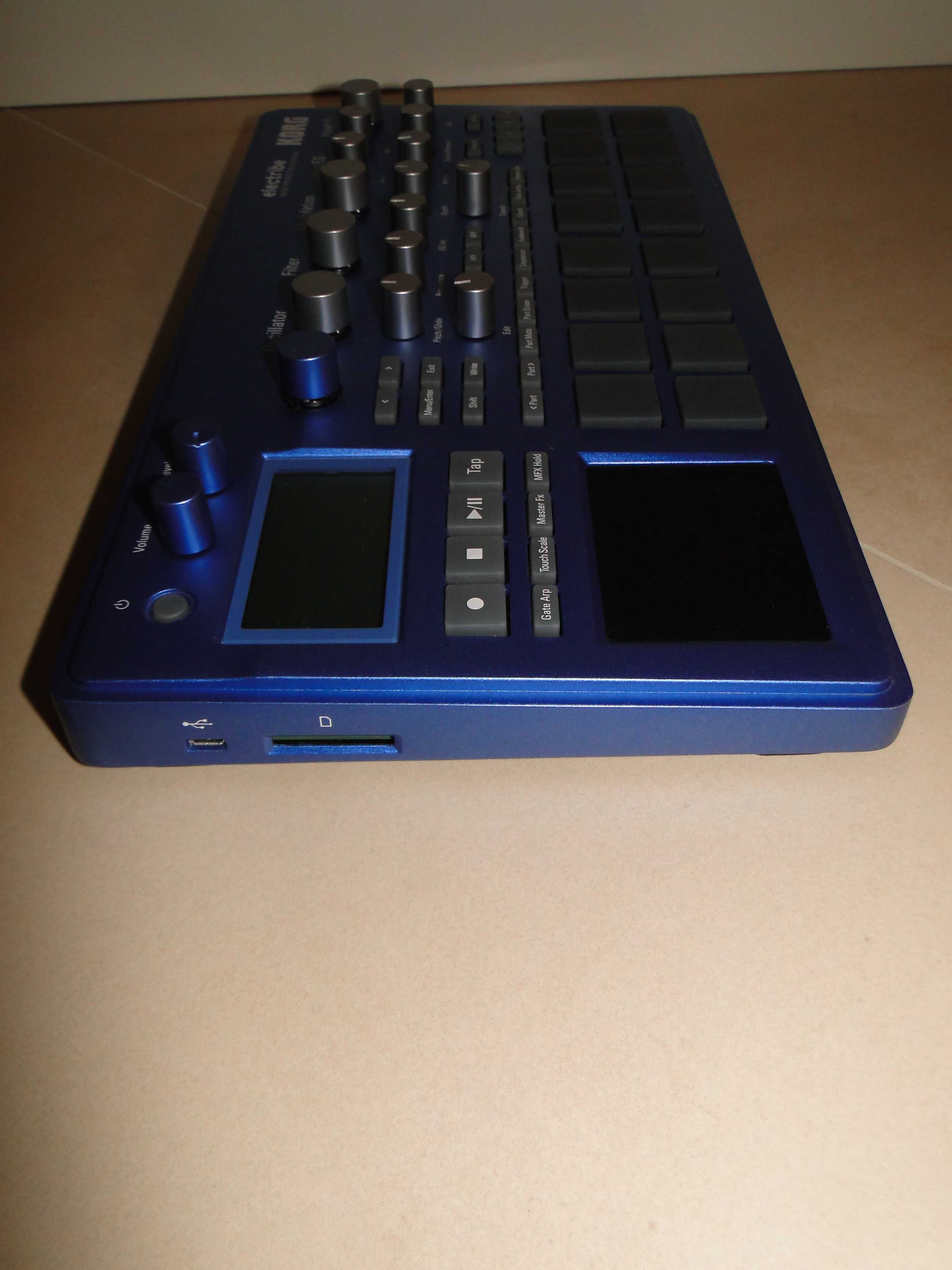 Stacja Do Produkcji Muzyki Sampler Grovebox KORG ELECTRIBE 2 BLUE.Nowy