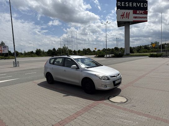 hyundai i30cw crdi 1.6 diesel combi, stan dobry