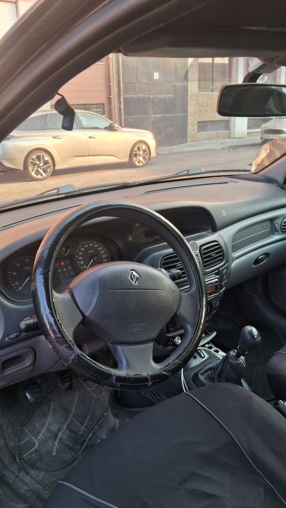 Renault Megane RXE ano 2000