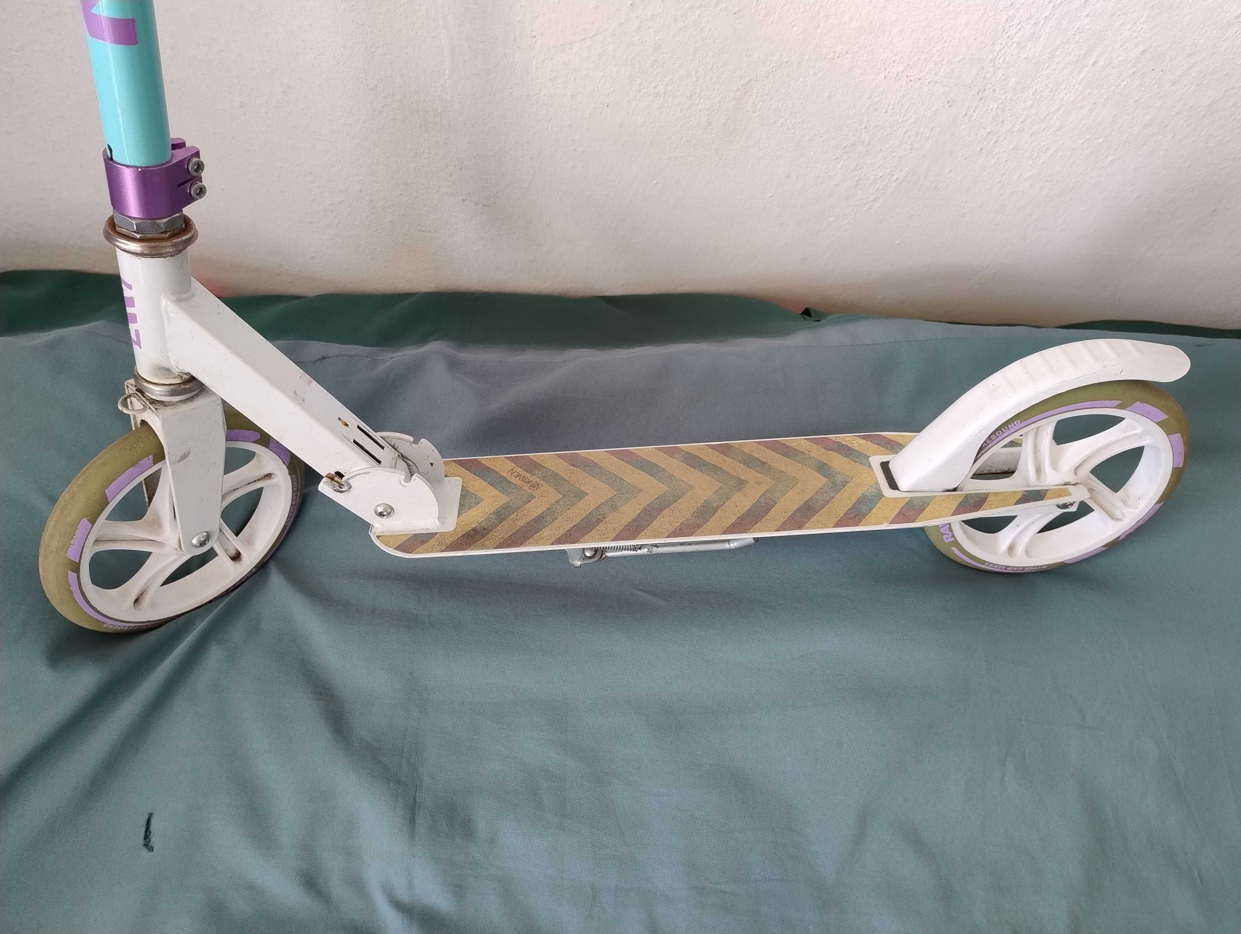 Hulajnoga marki Raven 200 mm składana, jest uszkodzona -czytaj opis!!!