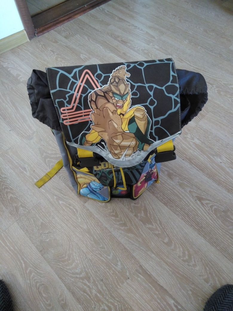 Детский рюкзак для дошкольников и принадлежности.
