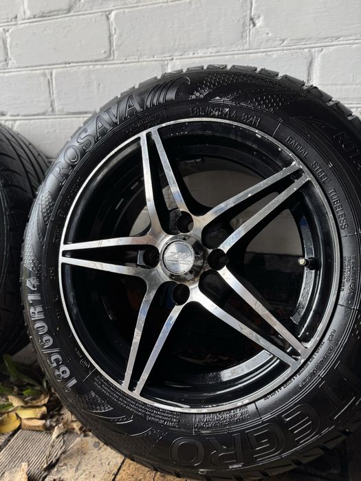 Продам диски с шинами r14