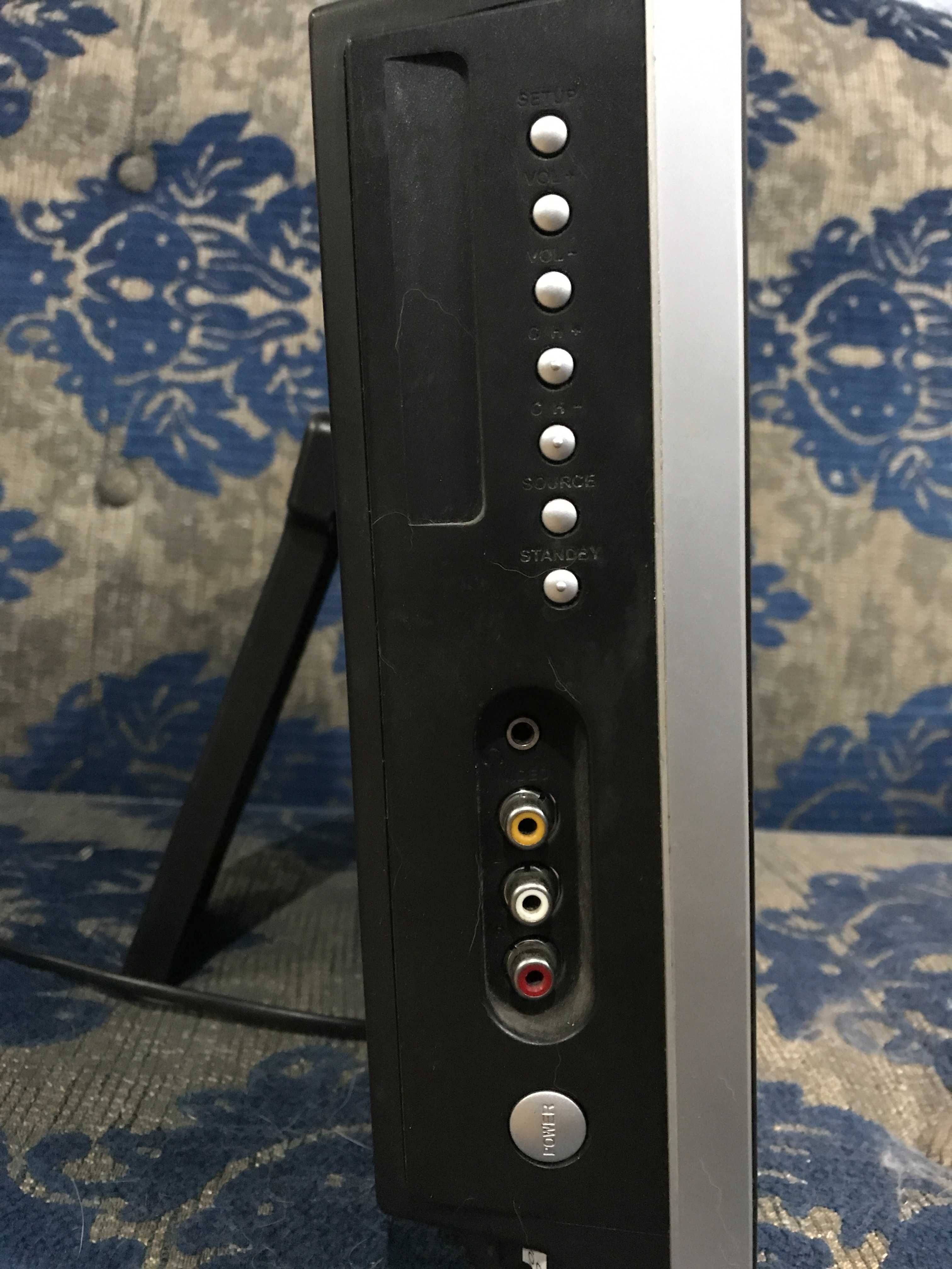 Телевизор LCD с DVD+флешка на кухню или в гараж BBK LСD1534SU