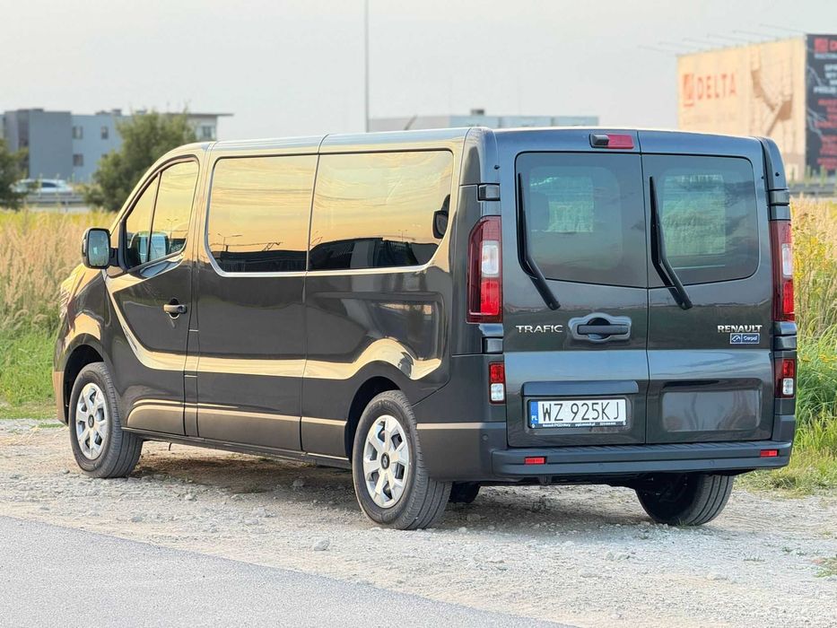 Wynajem BUS Warszawa Renault Trafic 9 osobowy automat 2025 NOWY kombi