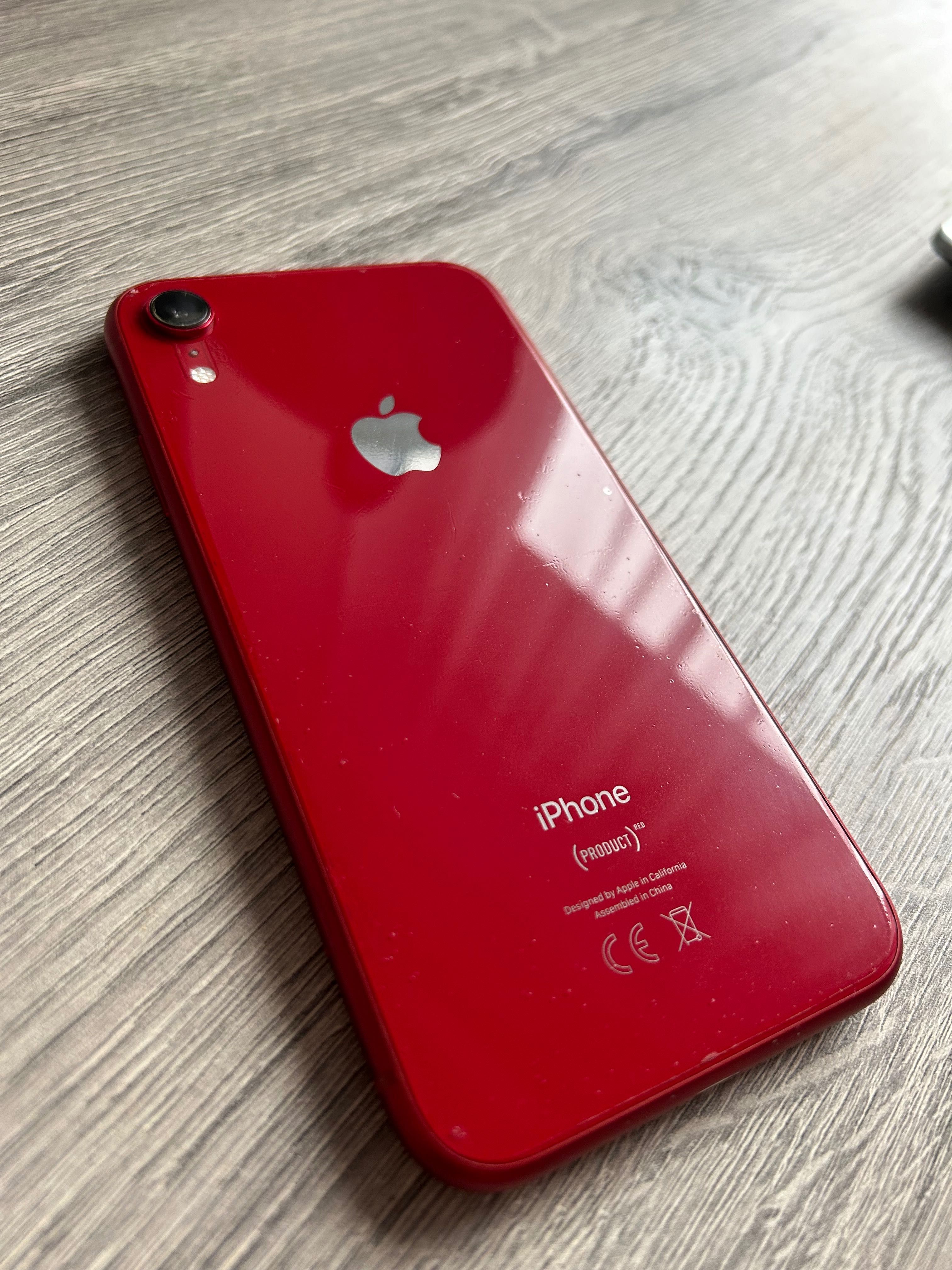 iPhone XR czerwony