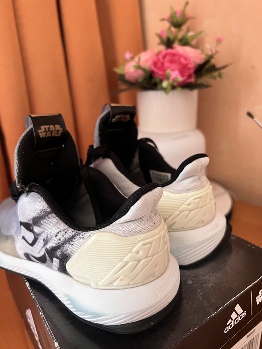 Кроссовки Adidas