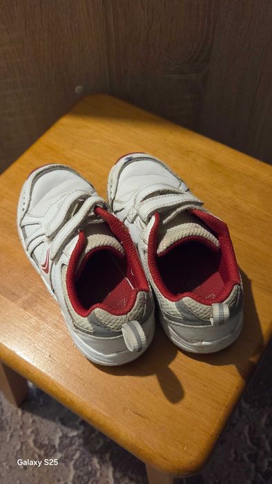 Дитячі кросовки на дівчинку