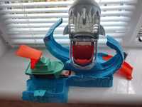 Hot Wheels City Color Changing Robot Shark Mattel GJL12