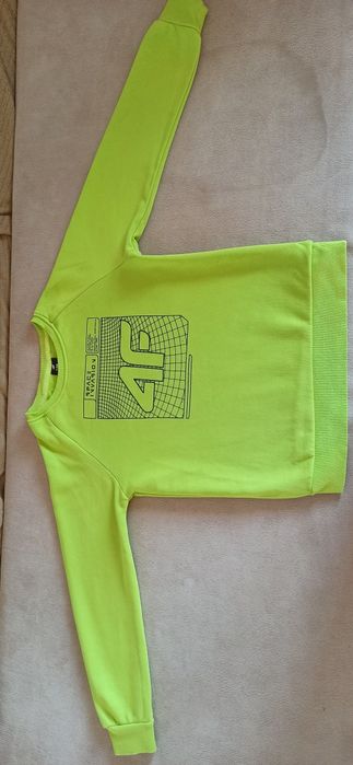 Ocieplana bluza dresowa dla chłopca firmy 4f- rozmiar 140