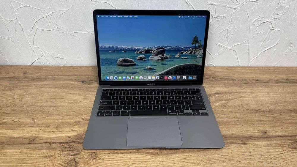 MacBook Air 2020 M1 – 13" Retina, 8GB RAM, 256GB SSD