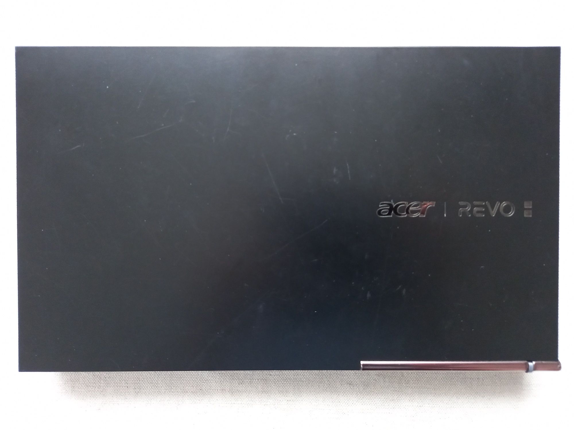 Mini komputer Acer Revo RL100