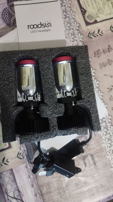 Акція!!!Лед Led лампи  лінзи  new Y7D на  H4