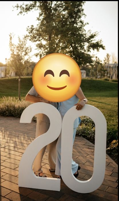 Віддам цифру 20 з пінопласту для декорування/фотосесії