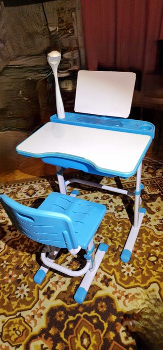 Комплект дитячих меблів Evo-kids ( парта+стілець з лампою) блакитний.