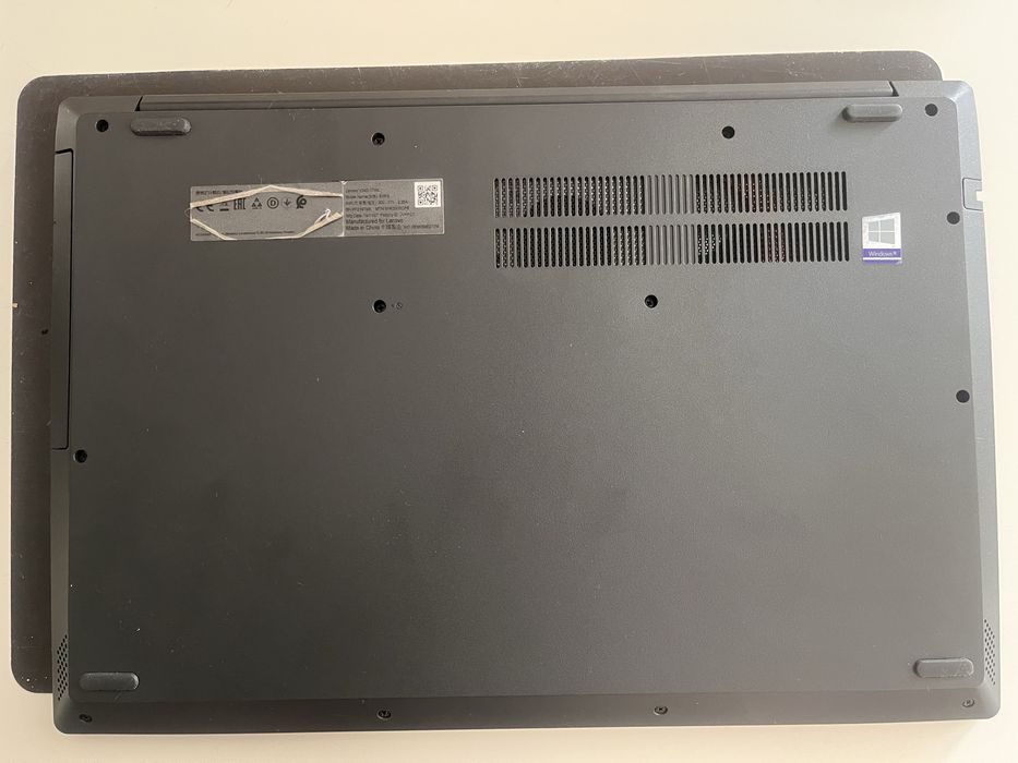 Laptop Lenovo V340-17IWL | i5-8265U / 8GB /SSD 238GB Windows 11 Pro