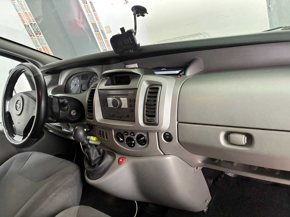 OPEL VIVARO em ótimo estado