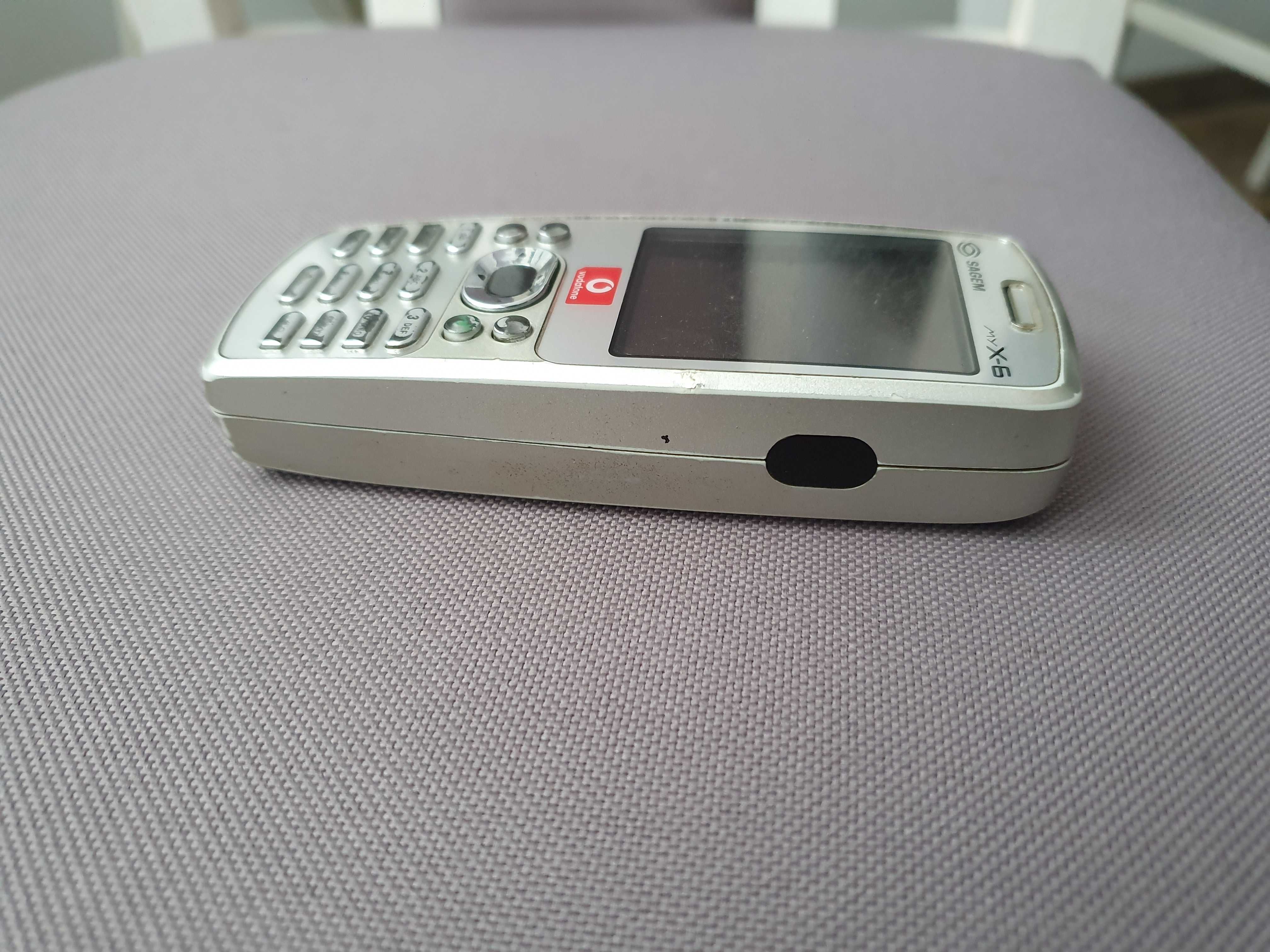 Stary zabytkowy telefon Sagem myx-6
