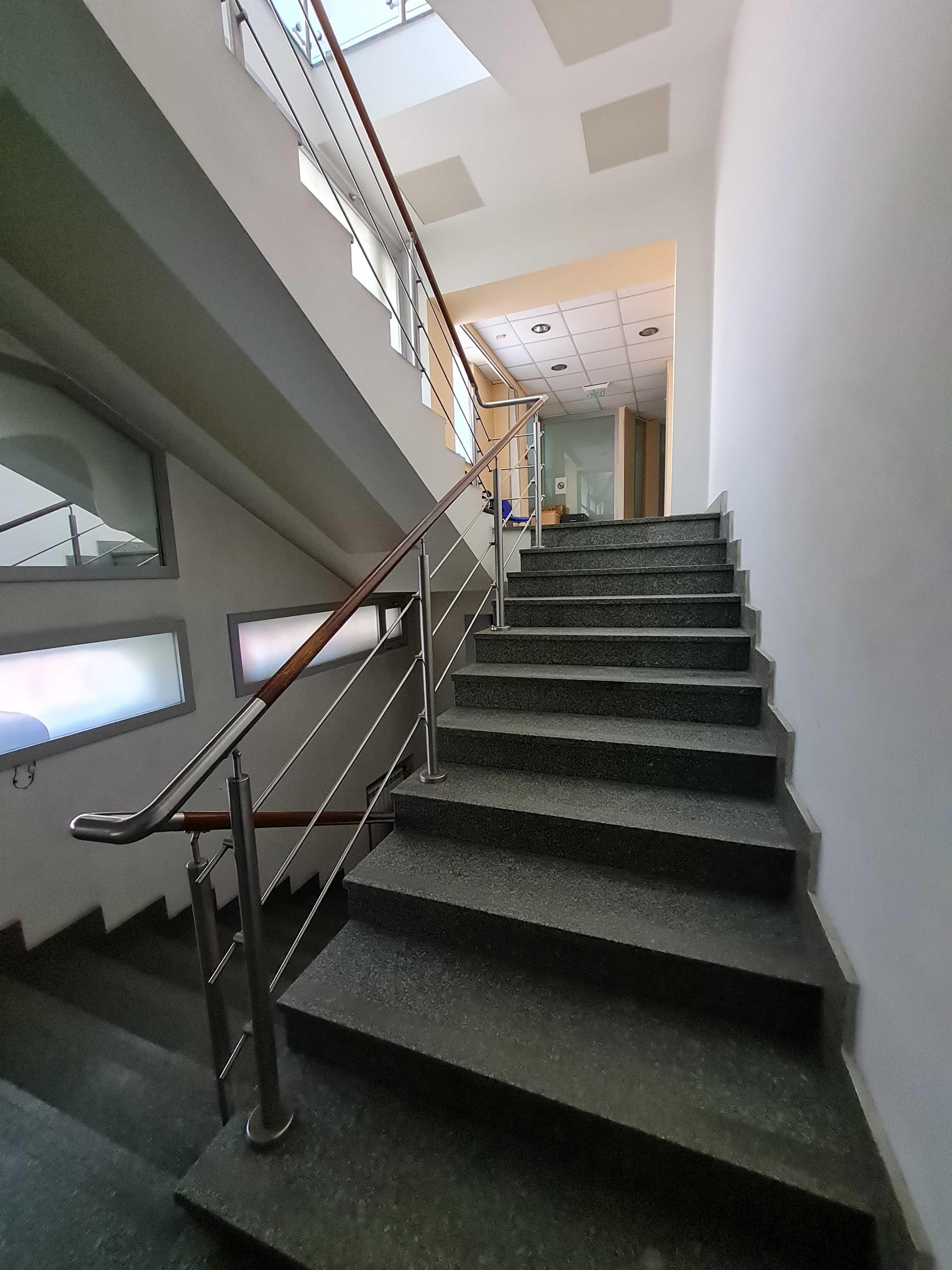 Офис 5500 м2. Фасад,отдельный вход. метро Зверинецкая (Дружбы народов)