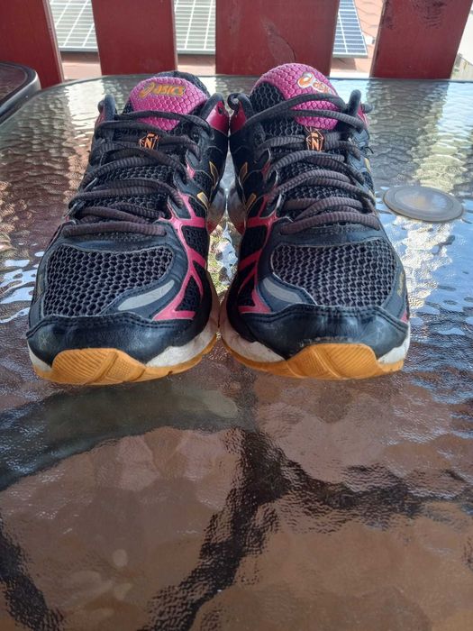 Buty damskie firmy Asics rozmiar 39