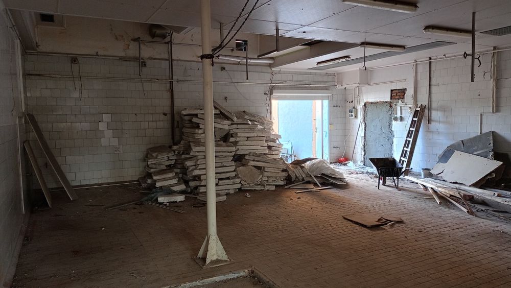 Magazyn+hala+sala sprzedaży+plac magazynowy 330m2 na hurtownie sklep