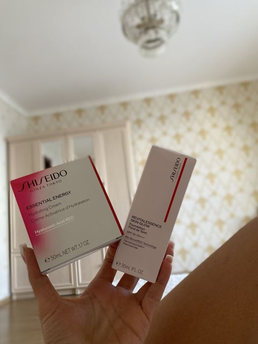 Тональний та догоядовий крем від чудового бренду Shiseido