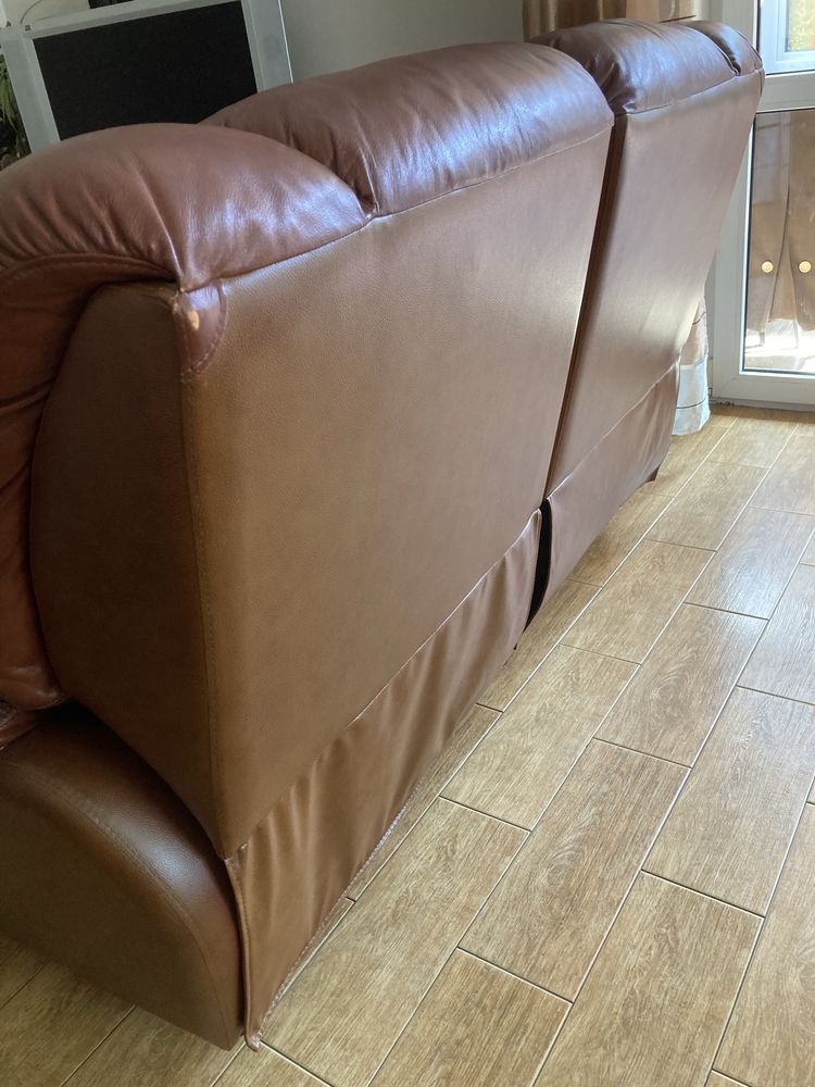 Dwuosobowa sofa skórzana z funkcją relax