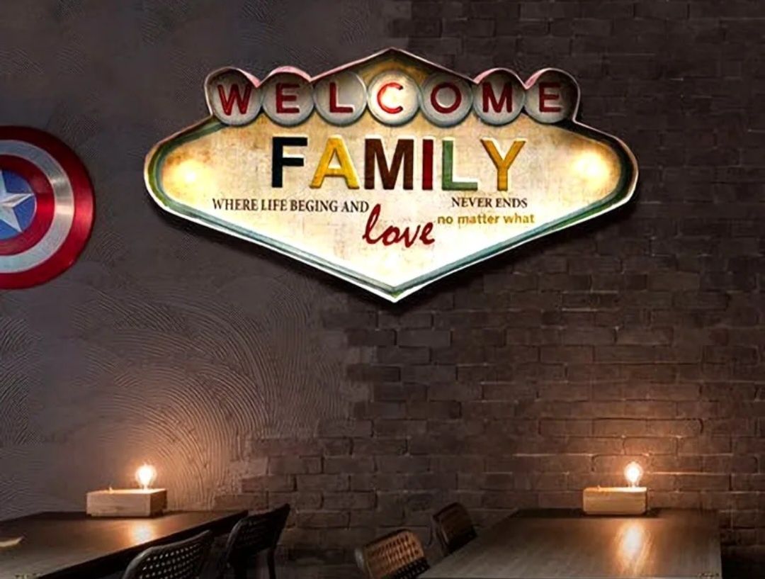 Znak Metalowy RETRO LED Welcome Family