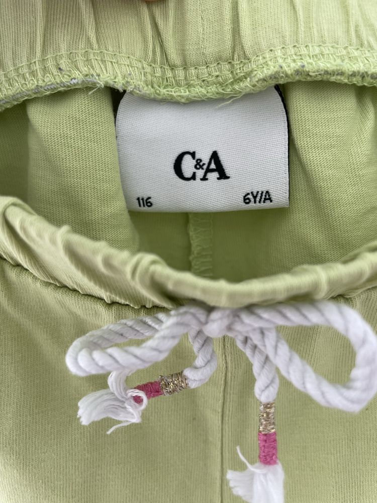 Зелені шорти для дівчинки C&A