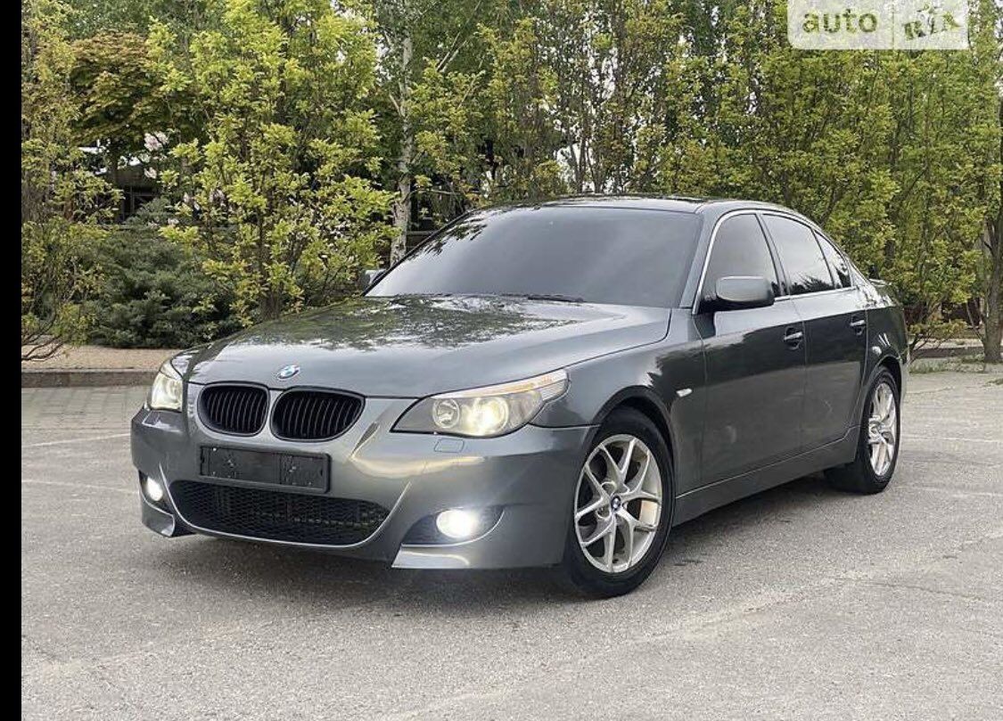 BMW E60 E61 Заглушки переднего и заднего бампера буксировочного крюка.