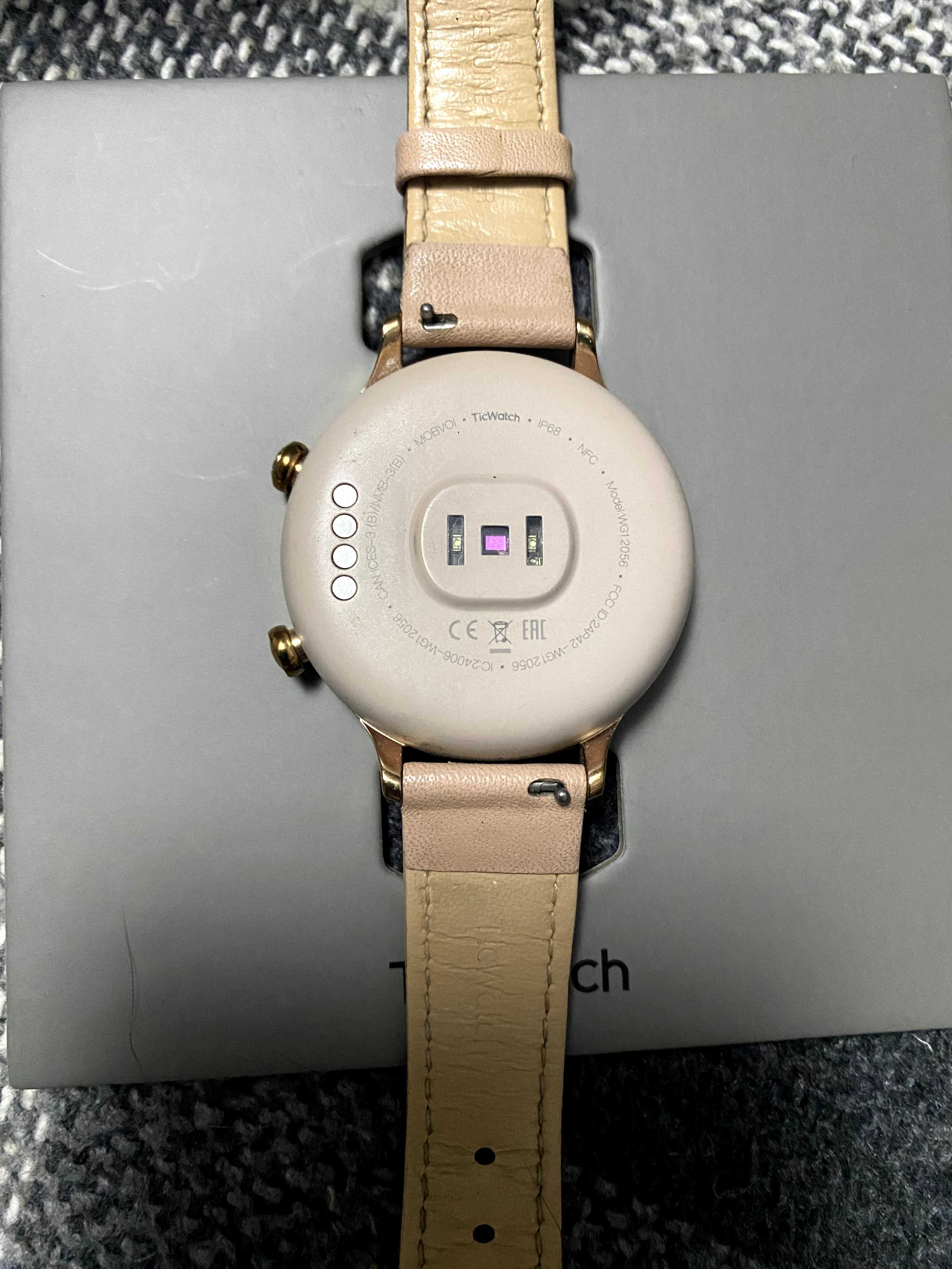Смарт-годинник Mobvoi Ticwatch C2 Rose Gold з NFC