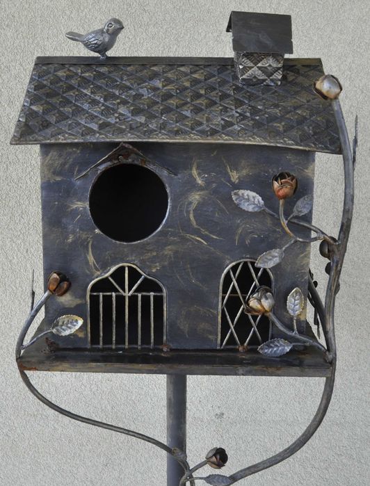 Domek dla Ptaszków Budka dla Ptaków Karmnik Metalowy z Podstawą Beton
