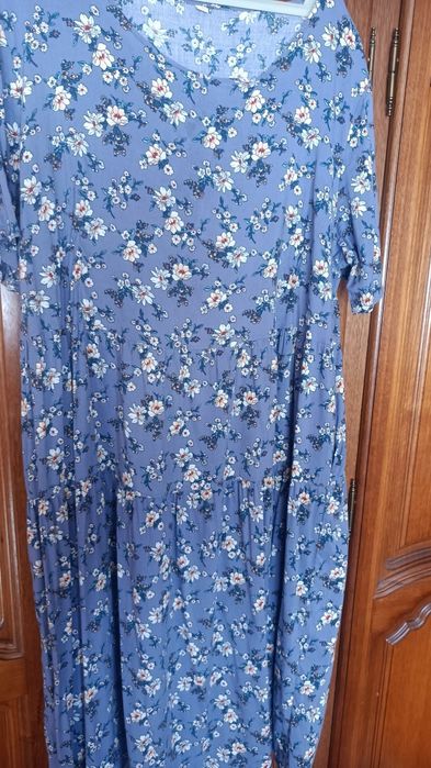 Sukienka letnia w białe kwiatki r. 2 XL