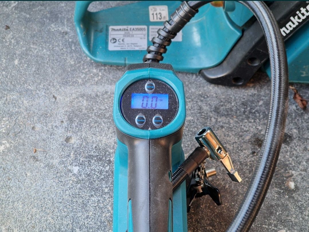 minikompresor kompresor akumulatorowy pompka Makita 18V DMP180