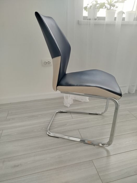 Крісло зі спинкою