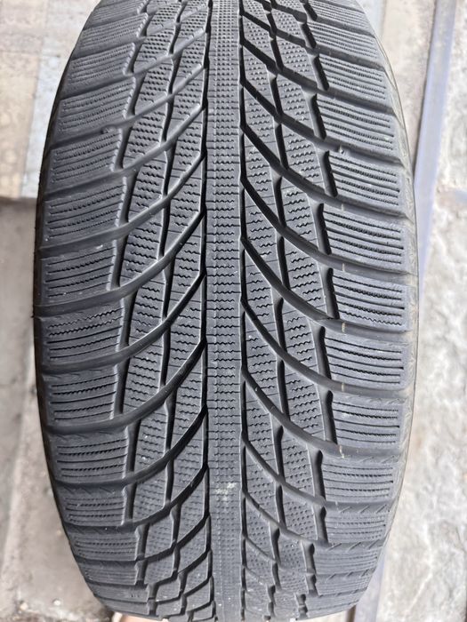 Комплект зимових колес - KUMHO Wintercraft Wi51 235/45 R18 98T