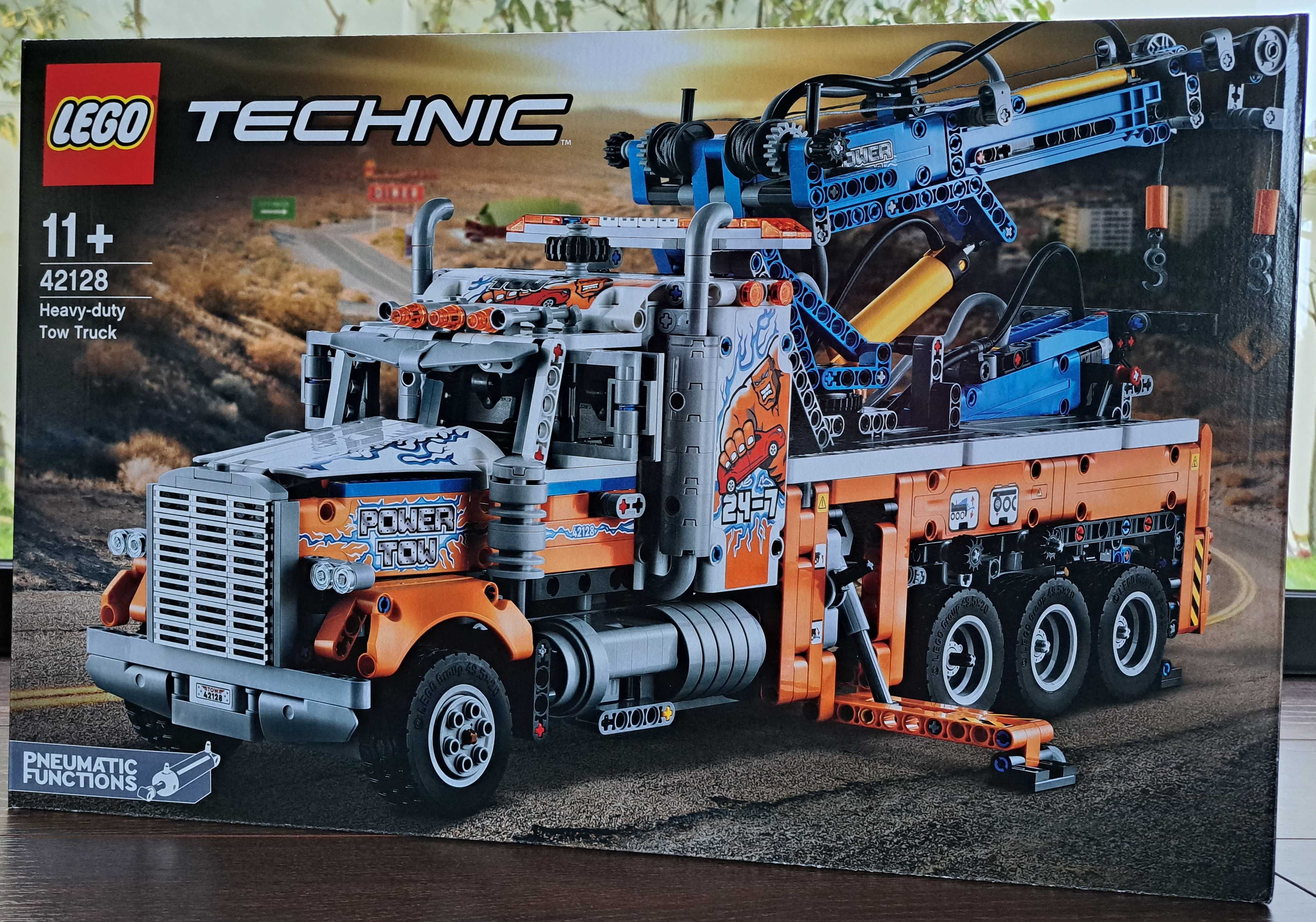 Lego Heavy-Duty Tow Truck 42128-1