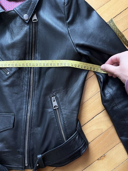 Жіноча куртка з натуральноі шкіри