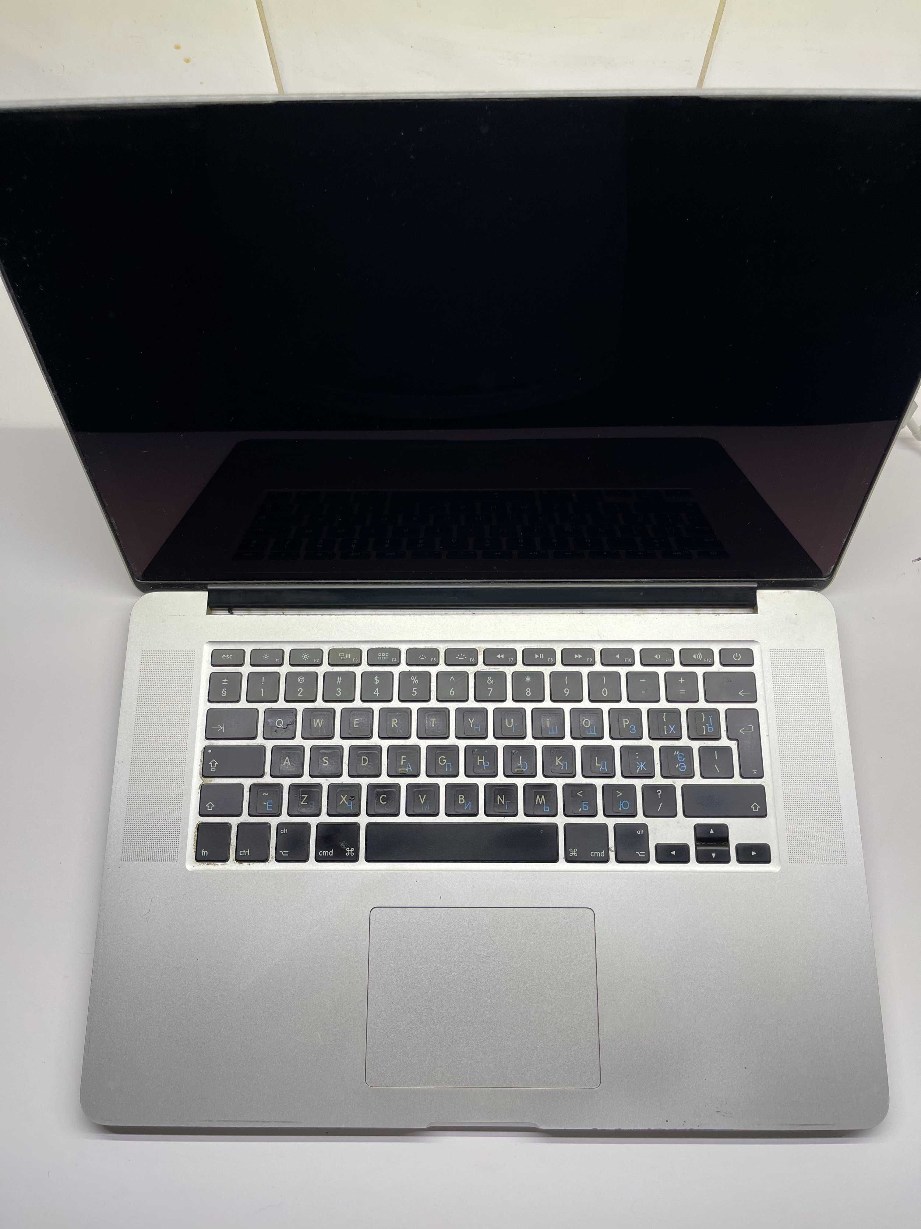 MacBook Pro 15” (Mid 2014), i7, 16GB RAM, GT 750M – uszkodzona matryca