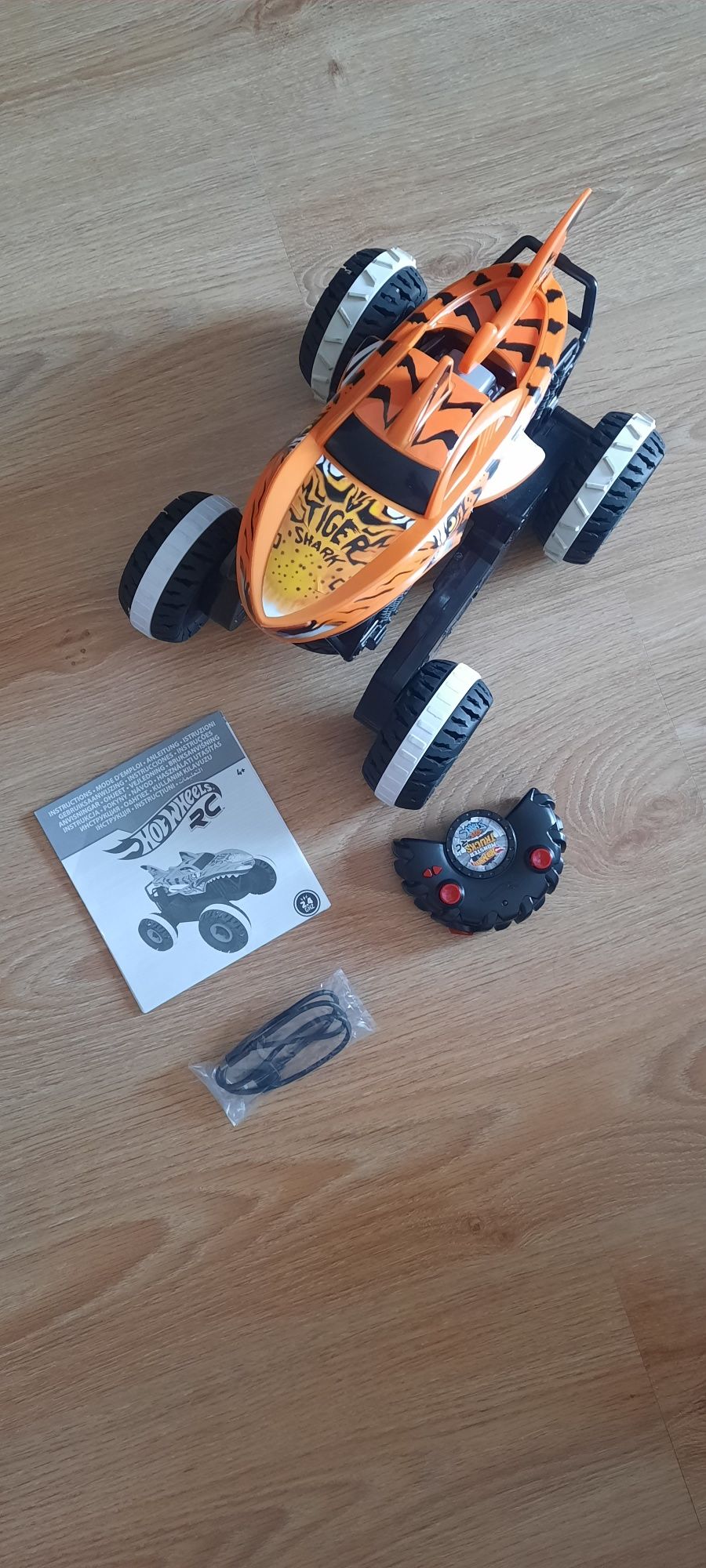 Carro telecomandado Tiger Shark Hot Wheels