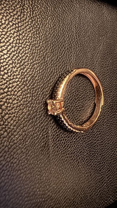 Anel do Amor - Prata 925 dourada e zirconias preta e grande ao centro