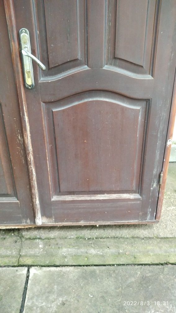 Двері полуторні  в гарному стані