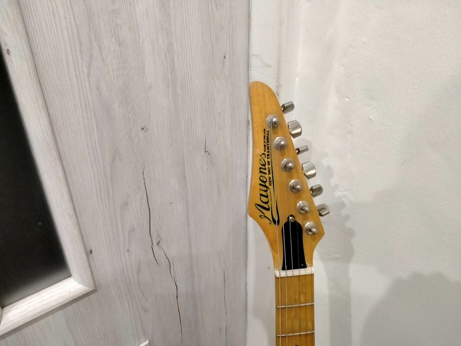 Sprzedam gitarę elektryczną